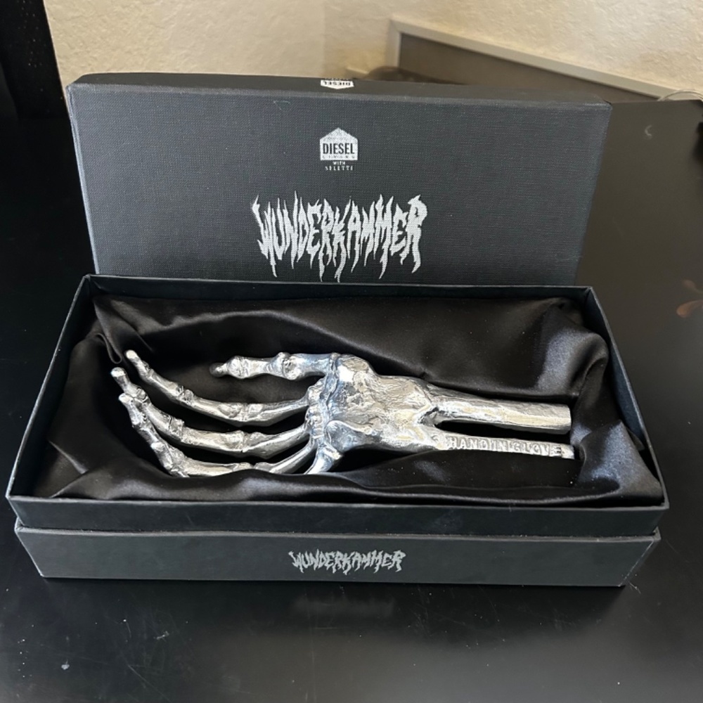 Diesel with Seletti Wunderkammer Skeleton Hand. NIB - Picture 2 of 6